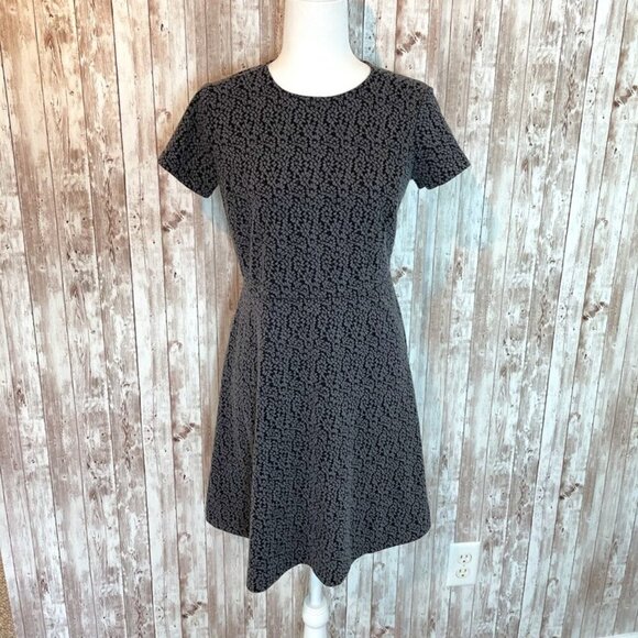 LOFT Black and Gray Short Sleeve Dress size 6P - Picture 1 of 4